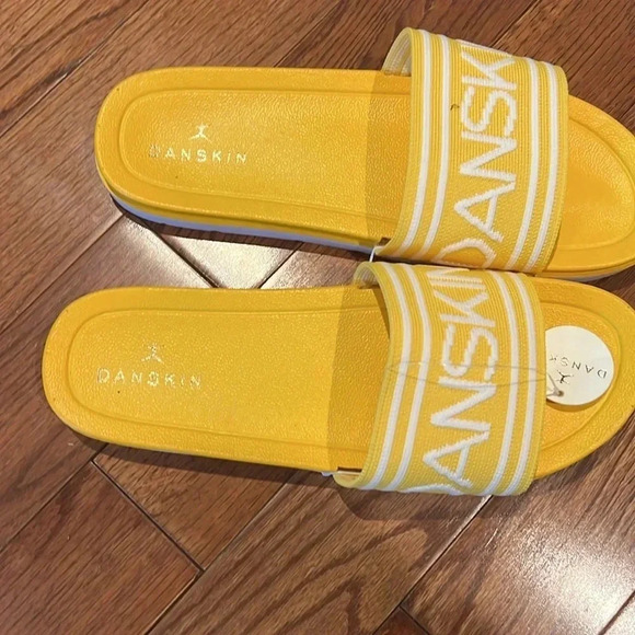Danskin  side lines yellow slides Sz 10 - Picture 5 of 8